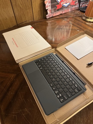 Keyboard built in - keyboard, built-in
